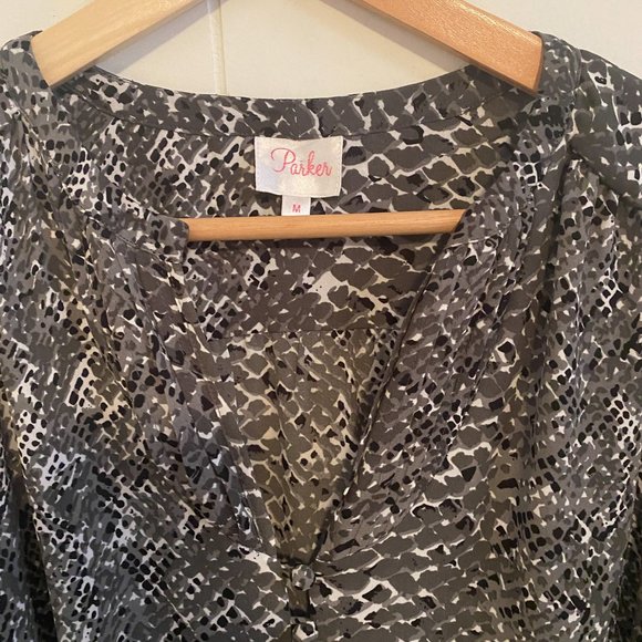 Parker NY Gray Snakeskin/Animal Print Double Bell Sleeve Blouson Dress Sz Medium - Picture 8 of 10